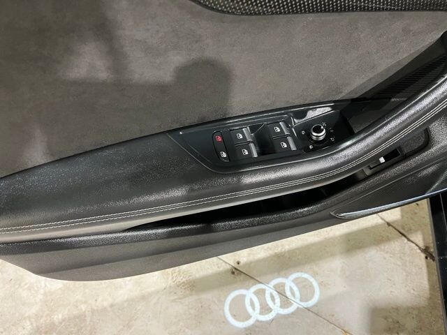 
								2018 Audi S4 3.0T Prestige quattro w/ Apple Car Play and Naviga full									