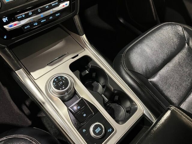 
								2020 Ford Explorer XLT w/ Apple Car Play full									