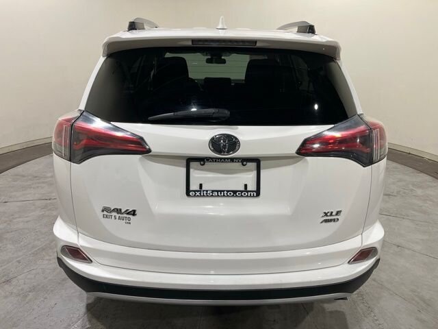 
								2018 Toyota RAV4 XLE full									