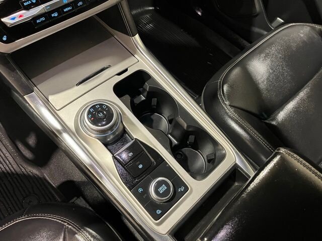 
								2021 Ford Explorer XLT w/ Apple Car Play full									