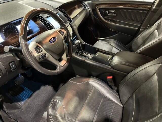 
								2015 Ford Taurus Limited w/ Navigation full									