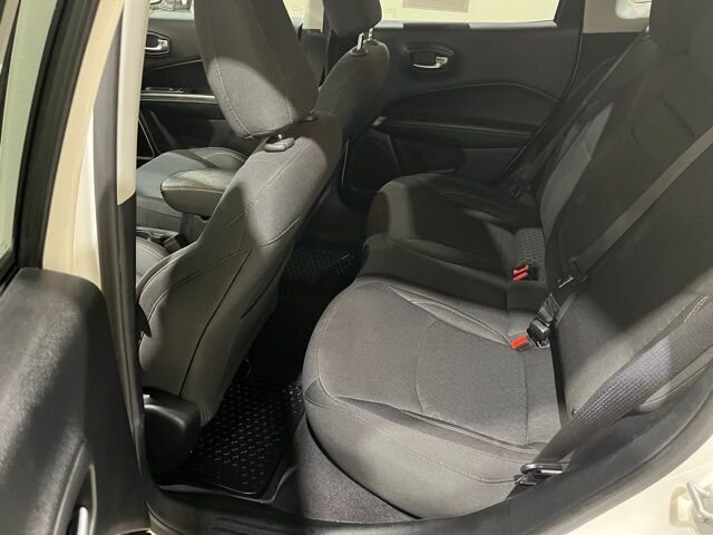 
								2019 Jeep Compass Sport w/ Apple Car Play full									
