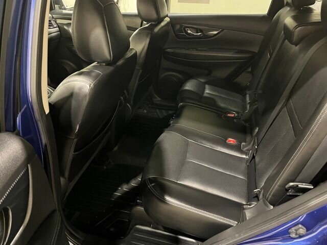 
								2018 Nissan Rogue SL w/ Apple Car Play and Navigation full									