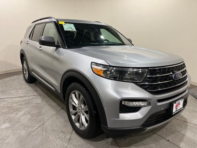 
								2020 Ford Explorer XLT w/ Apple Car Play full									