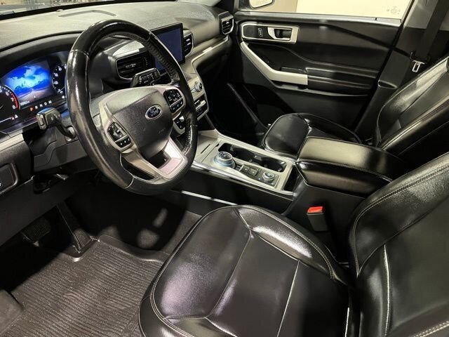 
								2021 Ford Explorer XLT w/ Apple Car Play full									