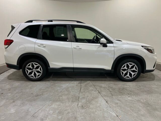 
								2021 Subaru Forester Premium w/ Apple Car Play full									