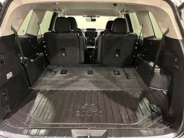 
								2019 Subaru Ascent Limited w/ Apple Car Play full									