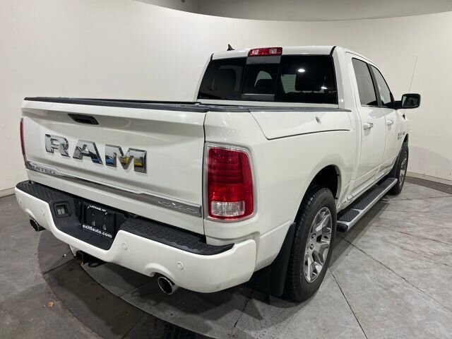 
								2017 RAM 1500 Limited w/ Navigation full									