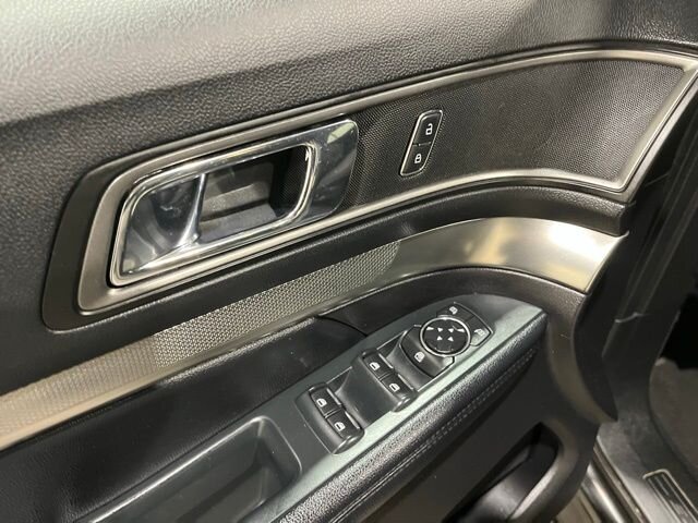 
								2018 Ford Explorer XLT full									