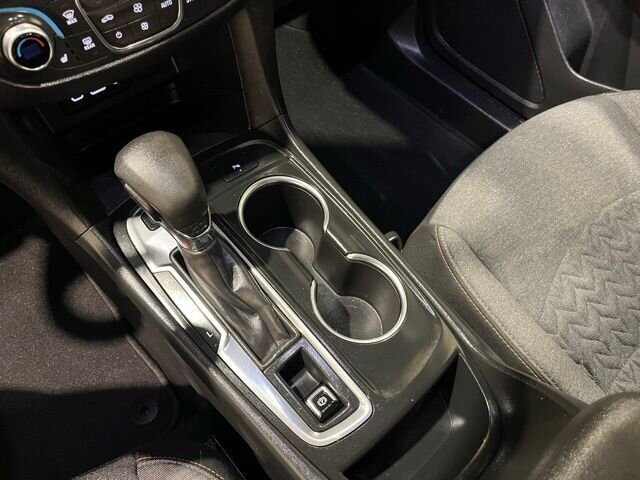 
								2022 Chevrolet Equinox LT w/ Apple Car Play and Navigation full									