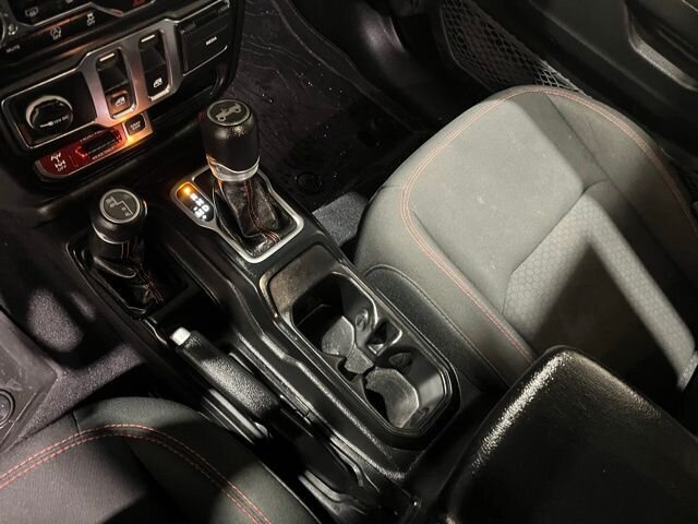 
								2019 Jeep Wrangler Rubicon w/ Apple Car Play and Navigation full									