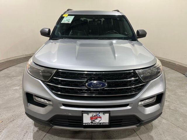 
								2020 Ford Explorer XLT w/ Apple Car Play full									