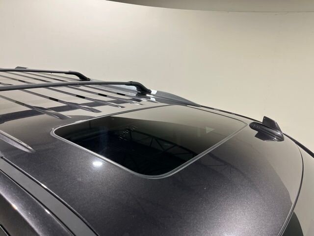 
								2018 Chevrolet Suburban Premier w/ Navigation full									