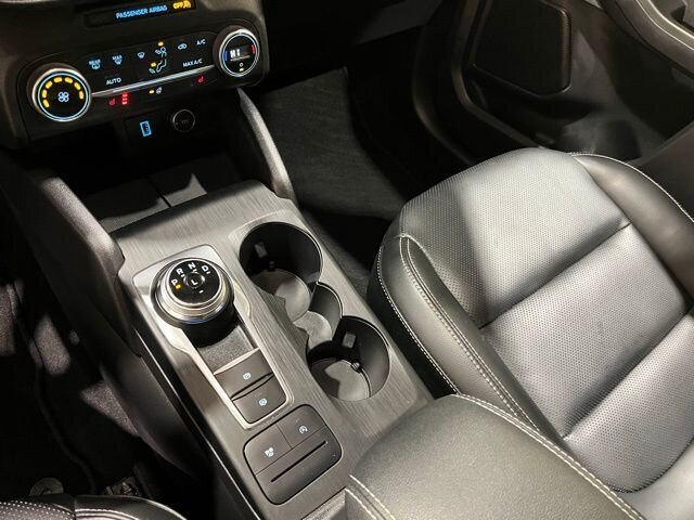 
								2020 Ford Escape SEL w/ Apple Car Play full									