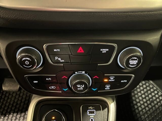 
								2019 Jeep Compass Sport w/ Apple Car Play full									