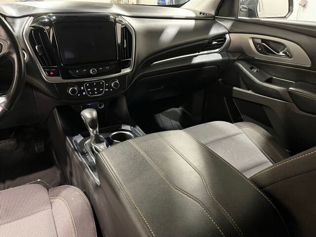 
								2021 Chevrolet Traverse LT w/ Apple Car Play full									