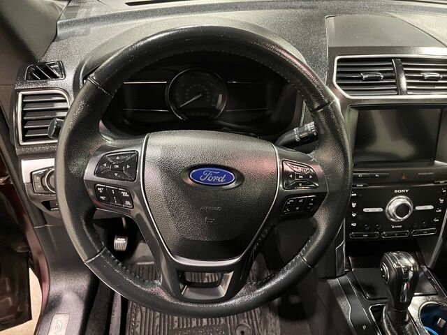 
								2019 Ford Explorer Limited w/ Apple Car Play and Navigation full									