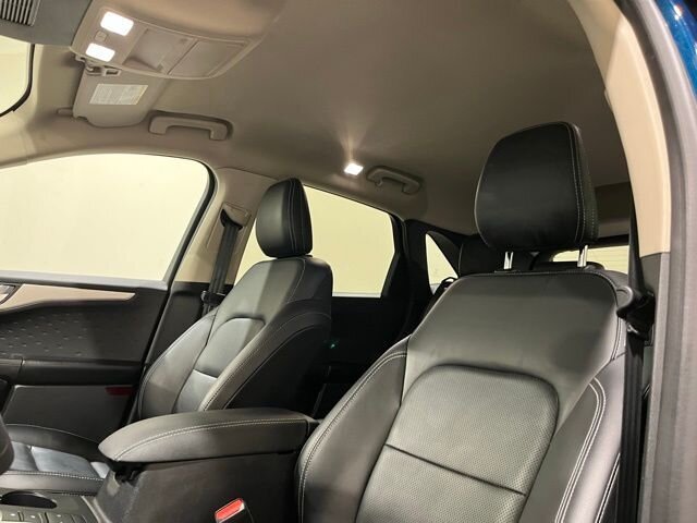 
								2020 Ford Escape SEL w/ Apple Car Play full									