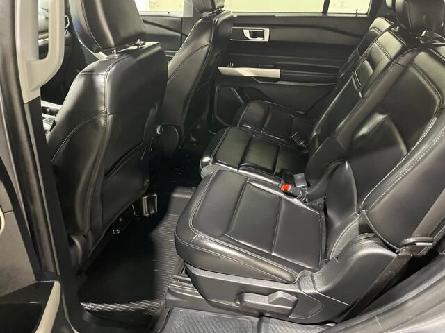 
								2021 Ford Explorer XLT w/ Apple Car Play full									