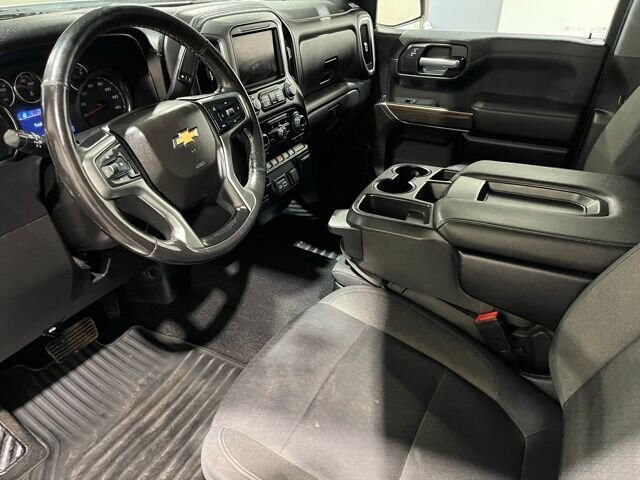 
								2019 Chevrolet Silverado 1500 LT w/ Apple Car Play full									