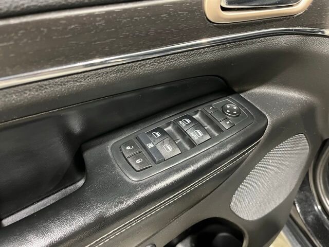 
								2015 Jeep Grand Cherokee Limited w/ Navigation full									