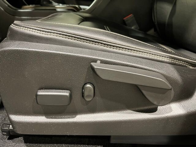 
								2019 GMC Canyon Denali w/ Apple Car Play and Navigation full									