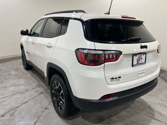 
								2019 Jeep Compass Sport w/ Apple Car Play full									