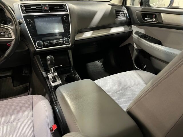 
								2018 Subaru Outback 2.5i Premium w/ Apple Car Play full									